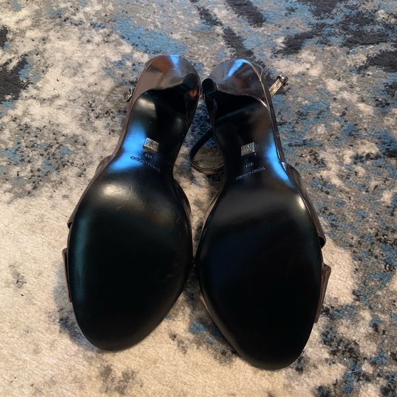 Shoes - Picture 4 of 8